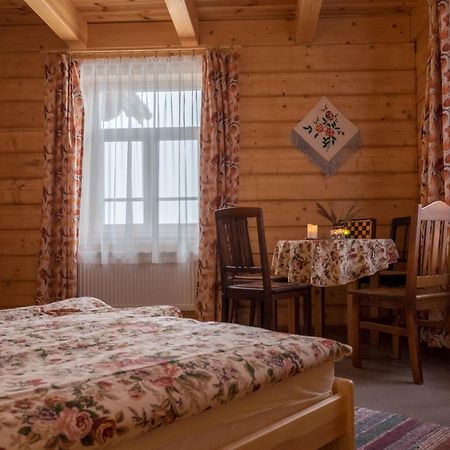 Miodowa Kolonia Bed and Breakfast Białowieża Exteriör bild