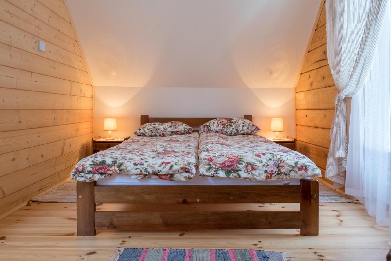 Miodowa Kolonia Bed and Breakfast Białowieża Exteriör bild