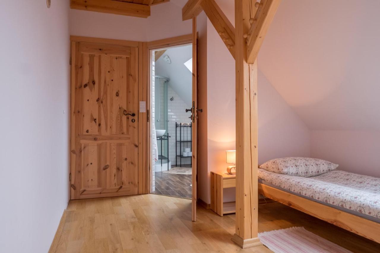Miodowa Kolonia Bed and Breakfast Białowieża Exteriör bild