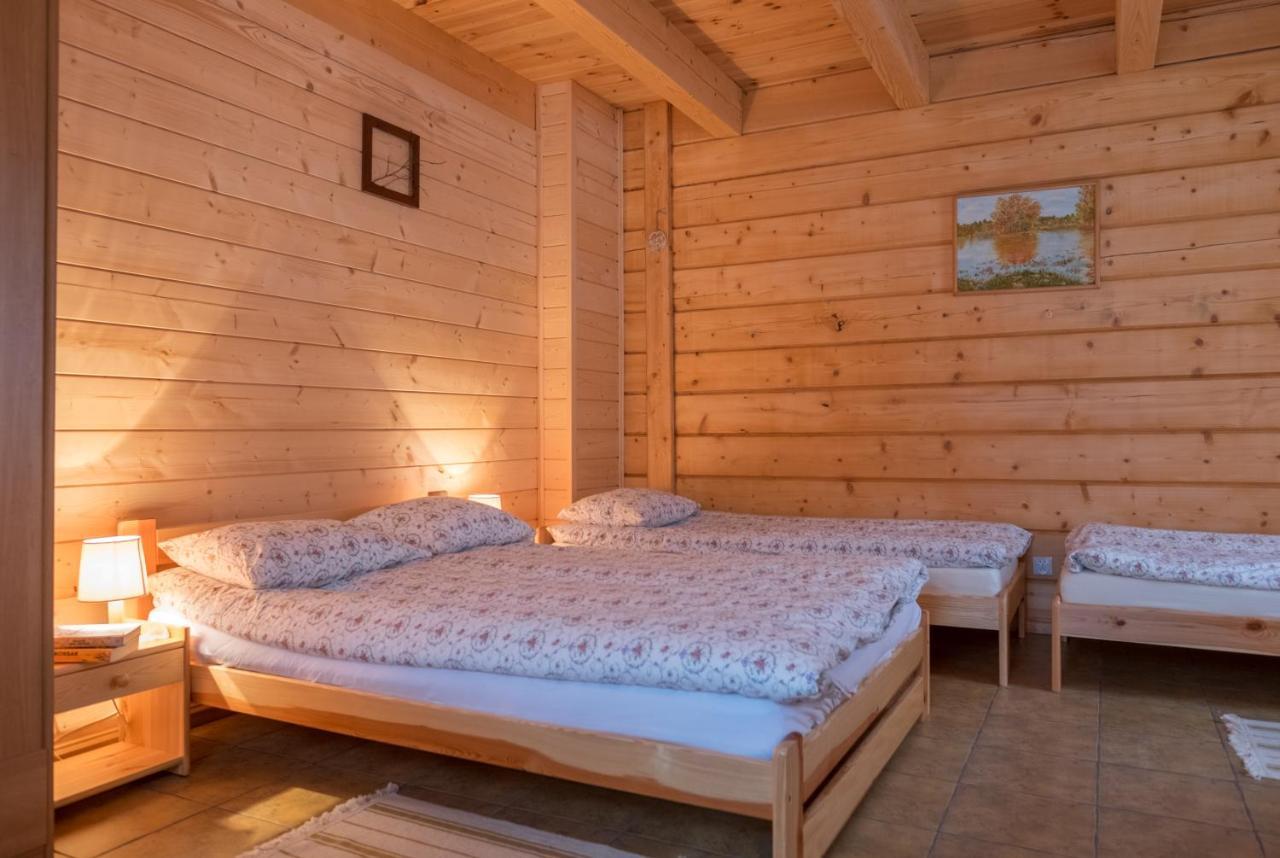 Miodowa Kolonia Bed and Breakfast Białowieża Exteriör bild