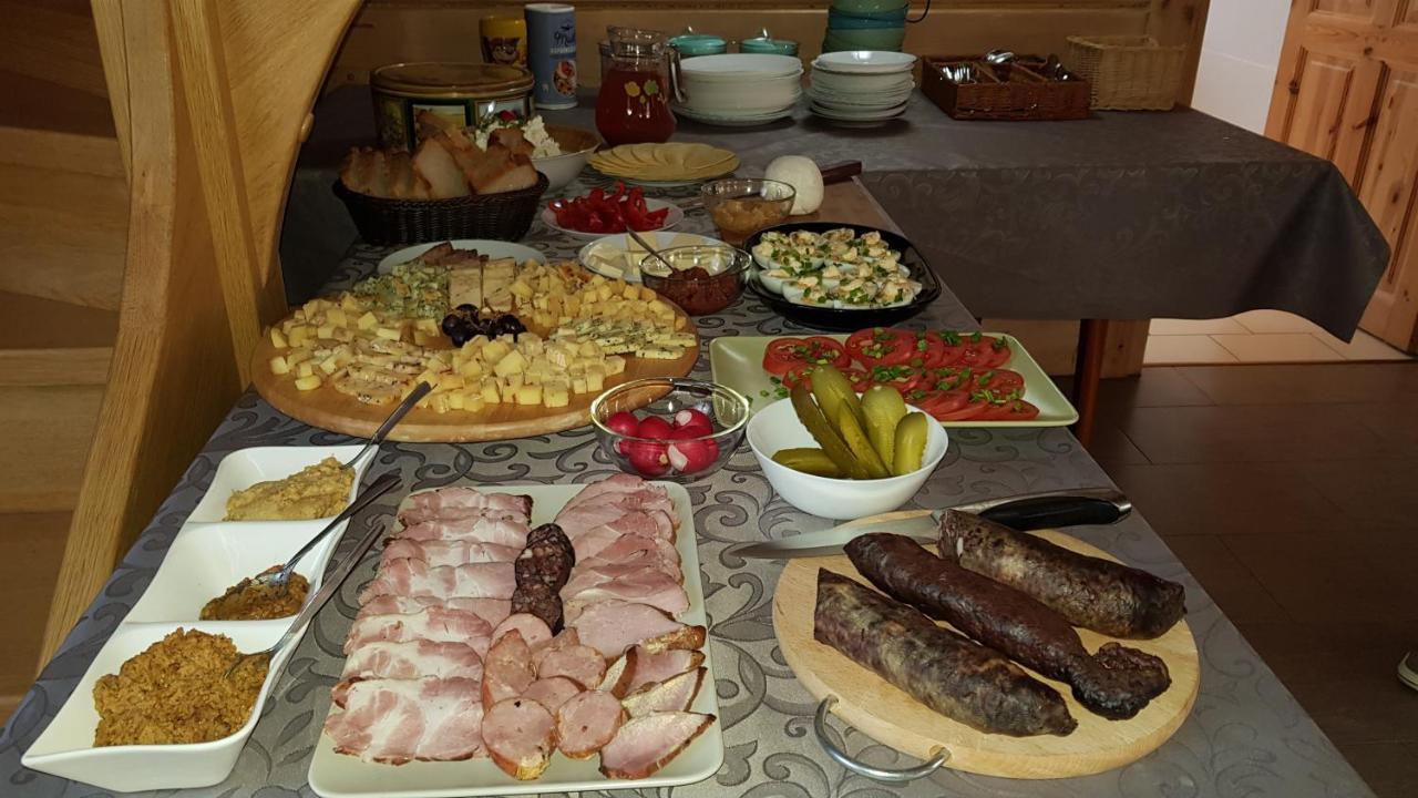 Miodowa Kolonia Bed and Breakfast Białowieża Exteriör bild